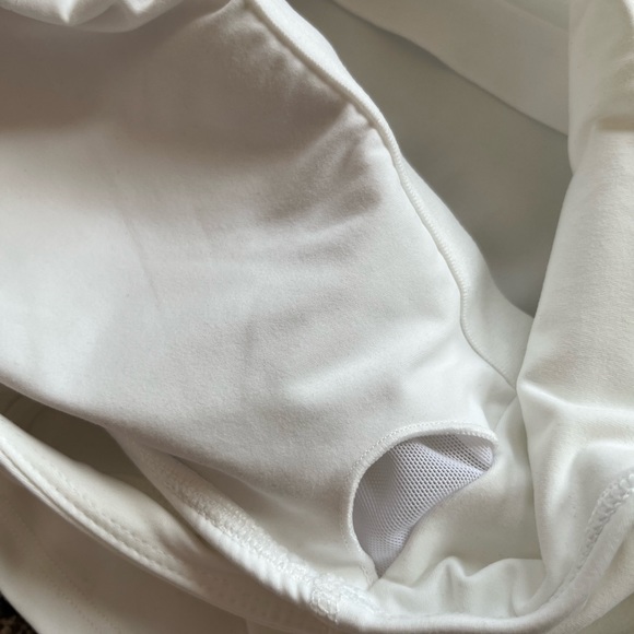 Halara Padded Tank Top - Picture 5 of 6